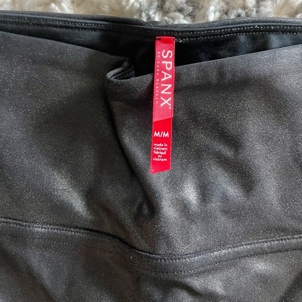 Spanx Faux Leather Leggings size M